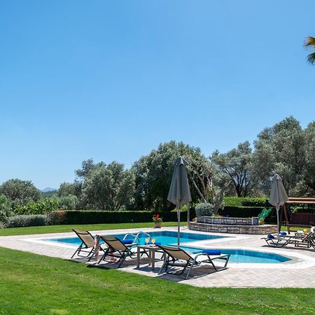 Villa Elisabeth Perama  Exterior photo