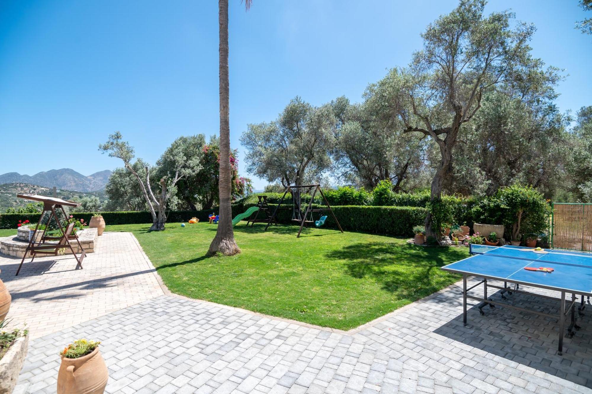 Villa Elisabeth Perama  Exterior photo