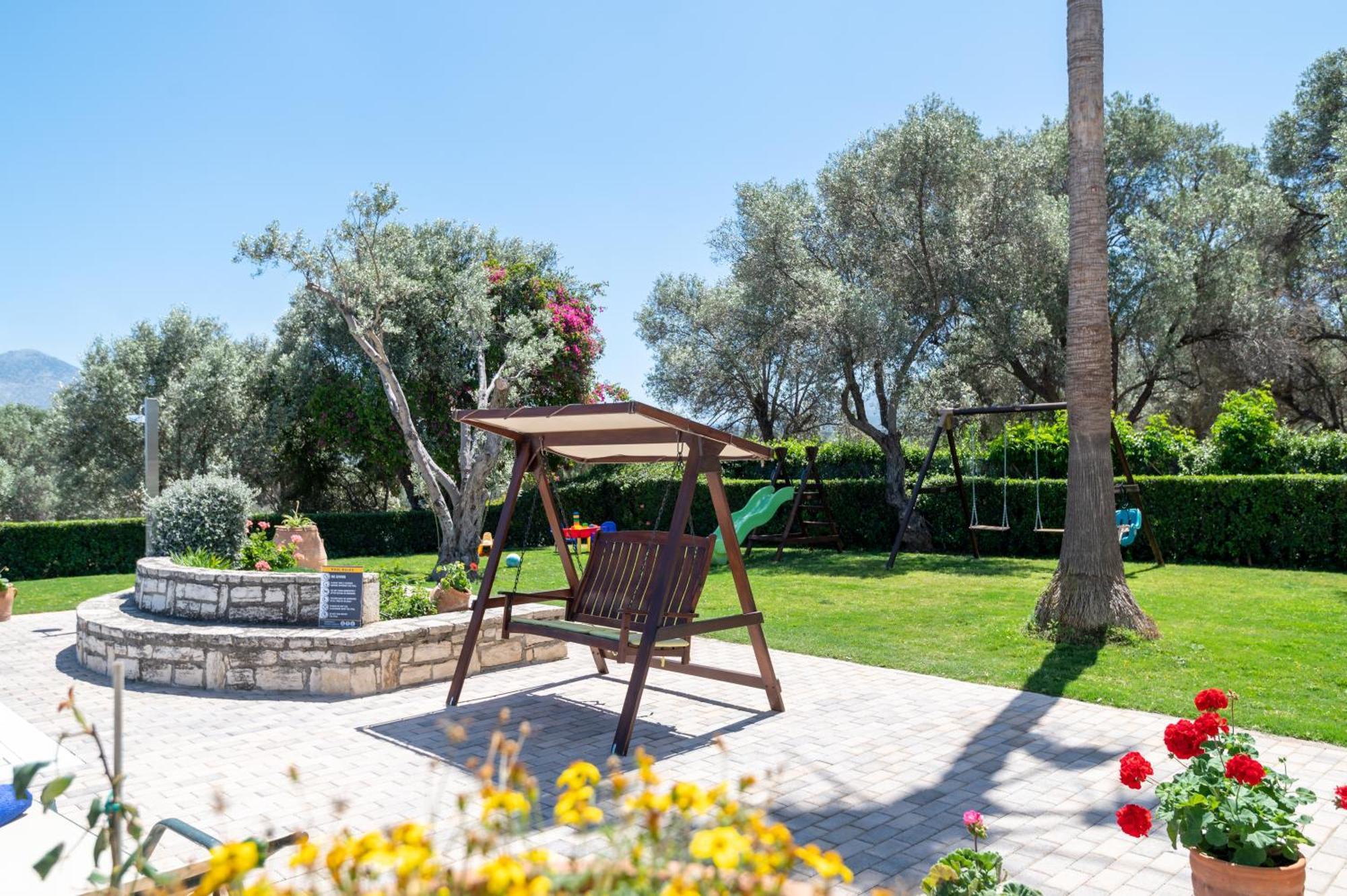 Villa Elisabeth Perama  Exterior photo