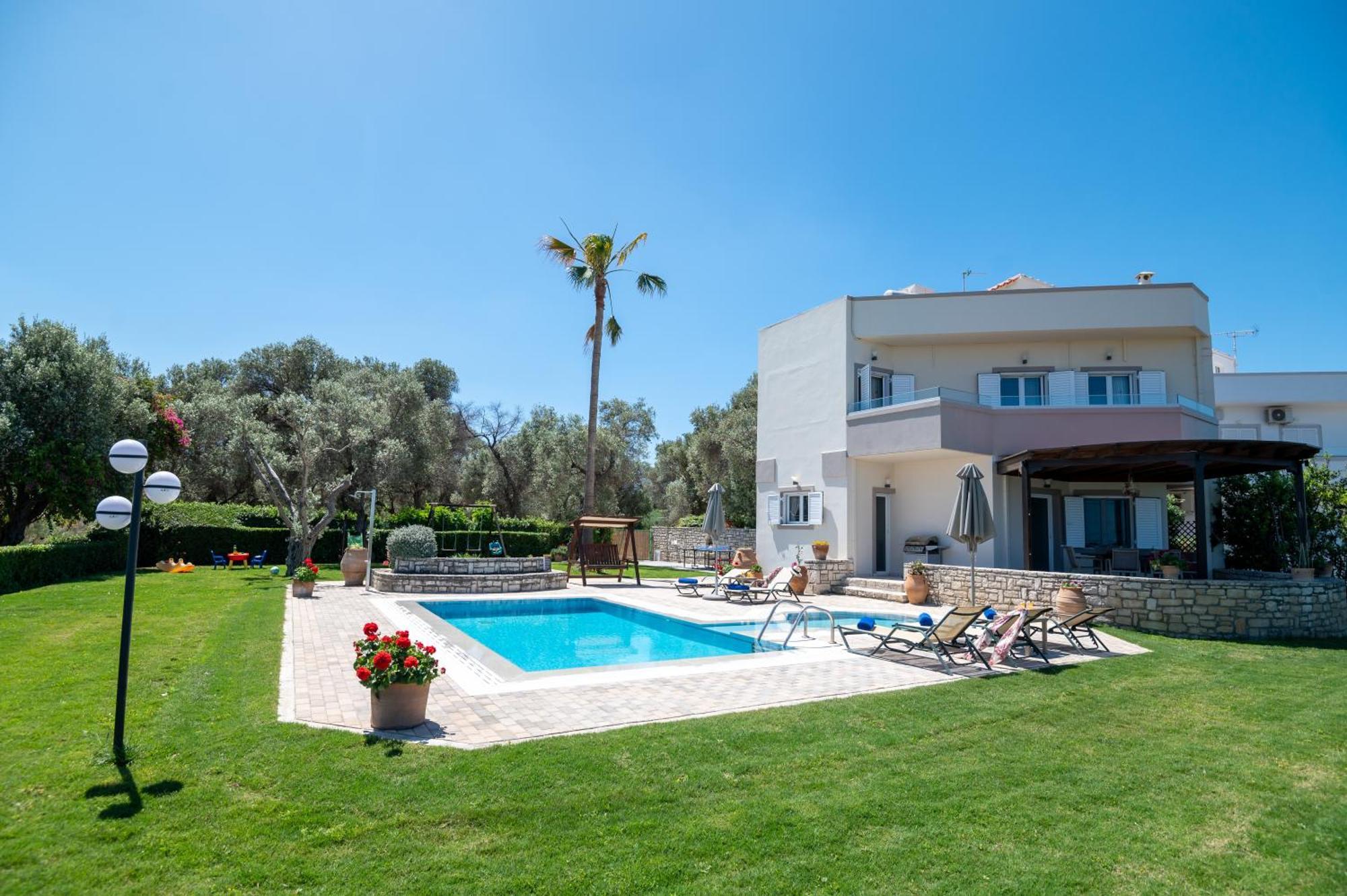 Villa Elisabeth Perama  Exterior photo