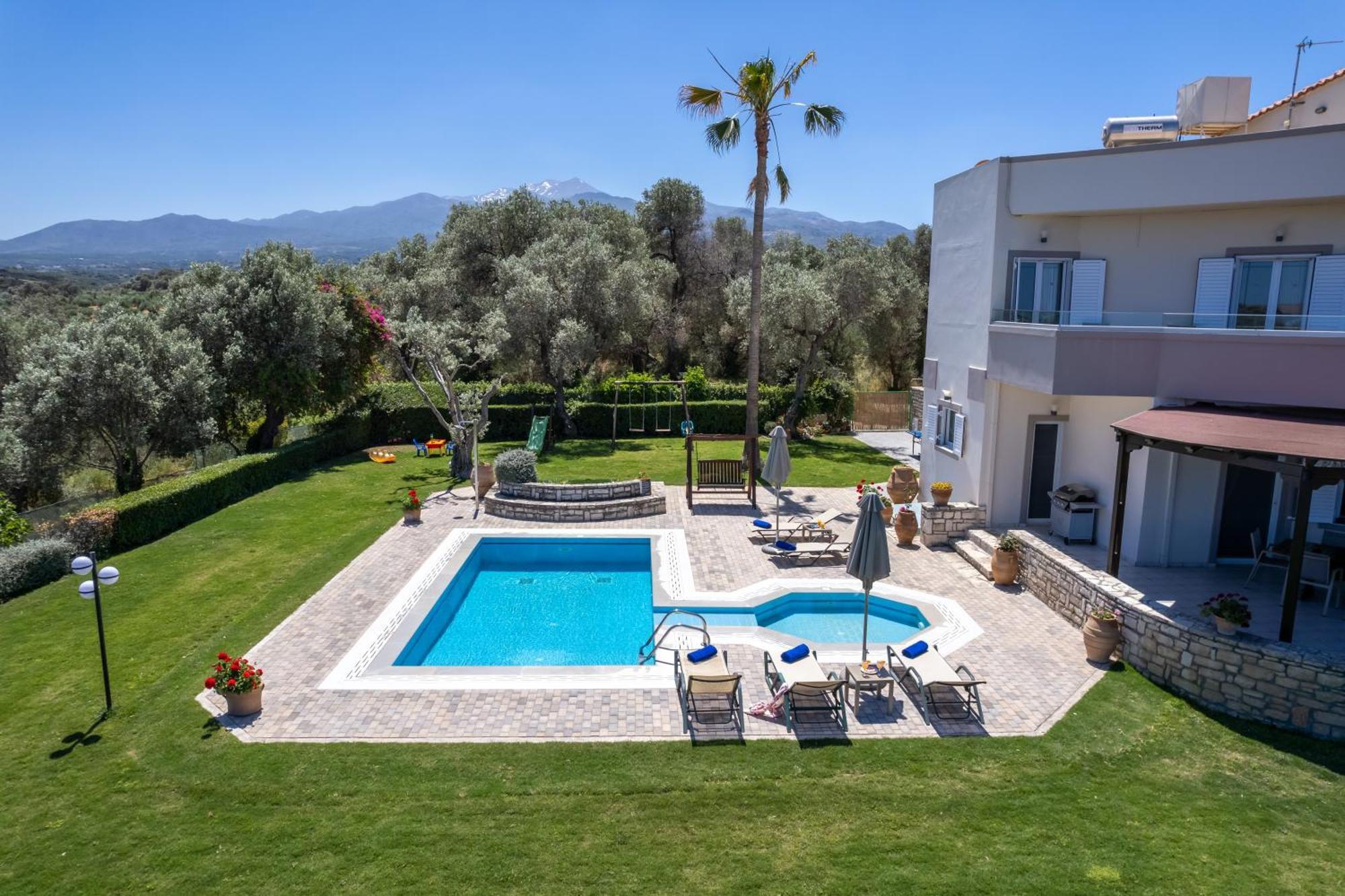 Villa Elisabeth Perama  Exterior photo