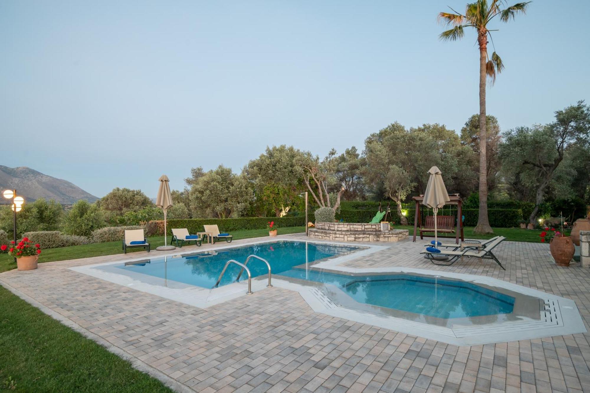 Villa Elisabeth Perama  Exterior photo