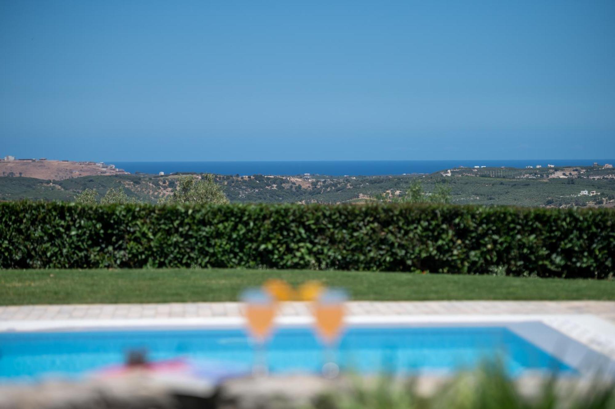 Villa Elisabeth Perama  Exterior photo